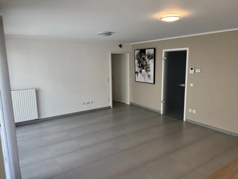 Elegant 2-bedroom apartment in Lux-Val St André - Image #29