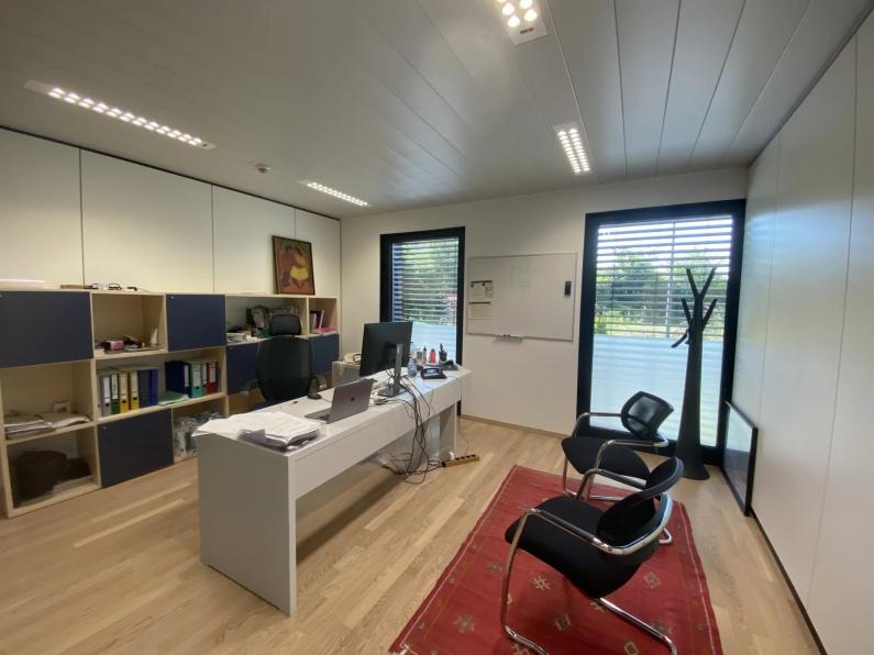 À LOUER A  STRASSEN: Bureaux d'une surface totale de 291,84 m² dans un immeuble à usage commercial - Image #11