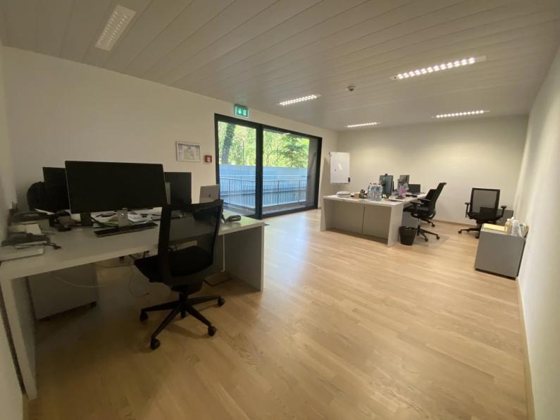 À LOUER A  STRASSEN: Bureaux d'une surface totale de 291,84 m² dans un immeuble à usage commercial - Image #14